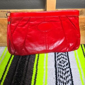 Vintage 80's leather wristlet purse Color:Red